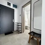 Rh 4*