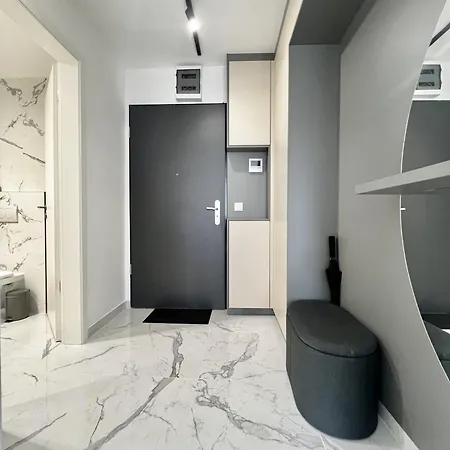 The Riverhouse Aparthotel 4*