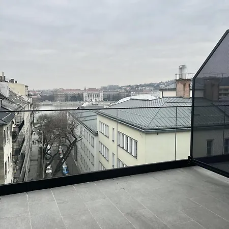 Апарт-отель The Riverhouse