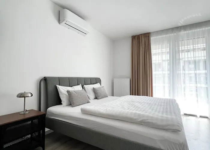 Апарт-отель The Riverhouse