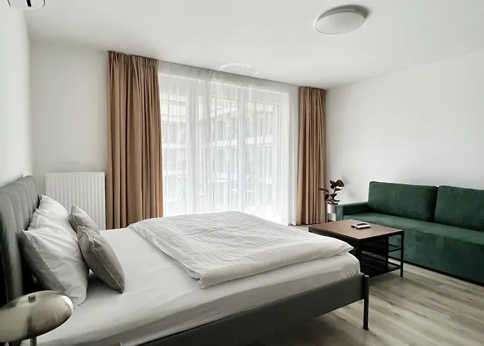 Апарт-отель The Riverhouse