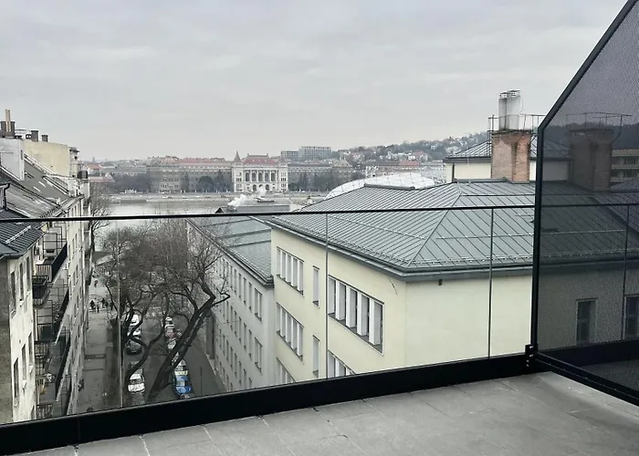 Апарт-отель The Riverhouse